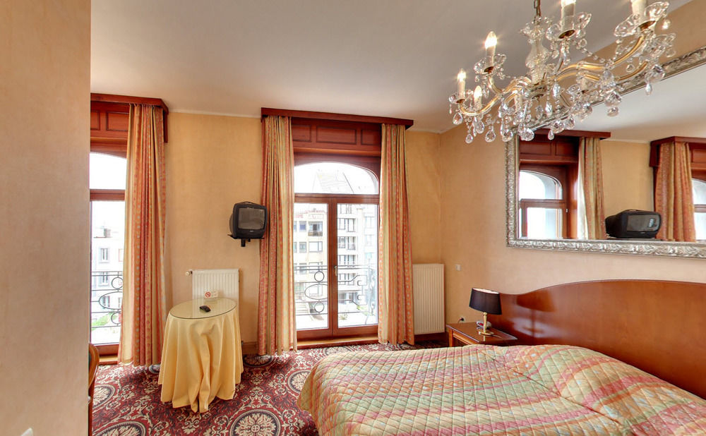 Avenue Hotel By F-Hotels Бланкенберге Екстериор снимка