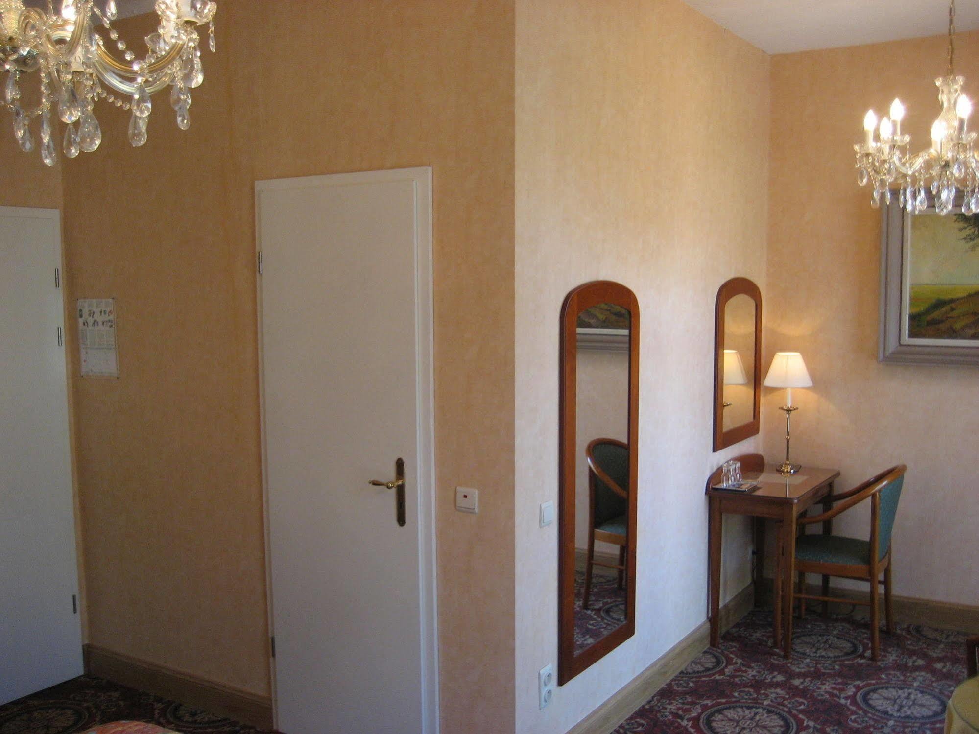 Avenue Hotel By F-Hotels Бланкенберге Екстериор снимка